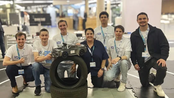 Aufstellung von Team Escurida Colonia der Technischen Hochschule Köln. Das Foto entstand für die 5. VDI Autonomous Driving Challenge 2025 powered by MdynamiX.
