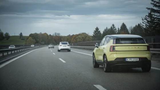 Test des Spurhalteassistent (LKAS) im Rahmen des ADAS-Benchmarks von auto motor und sport mit MdynamiX auf der Autobahn.