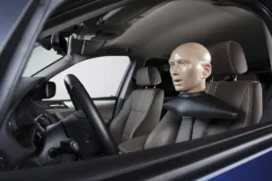 Binaurale NVH-Messung im Fahrzeuginnenraum mit Kunstkopf zur realitätsnahen Erfassung und Bewertung von Klang und Geräuschwahrnehmung aus Fahrersicht